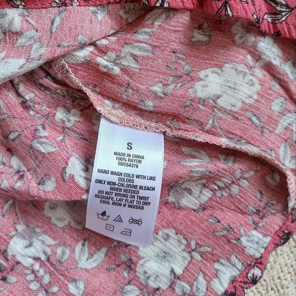 donating! Aero ♡ floral tank top - Picture 5 of 6